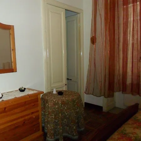 Pensión La Briosa Nicole Génova