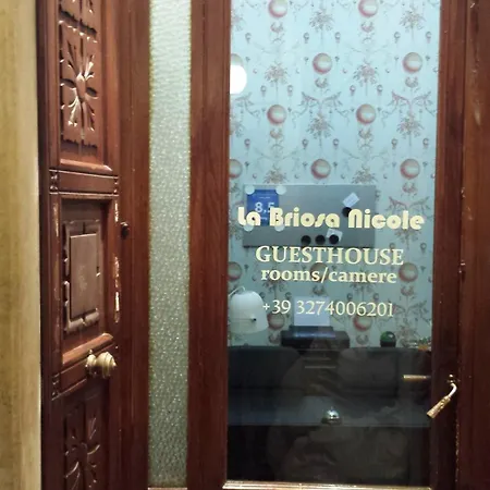 La Briosa Nicole Pensión Génova